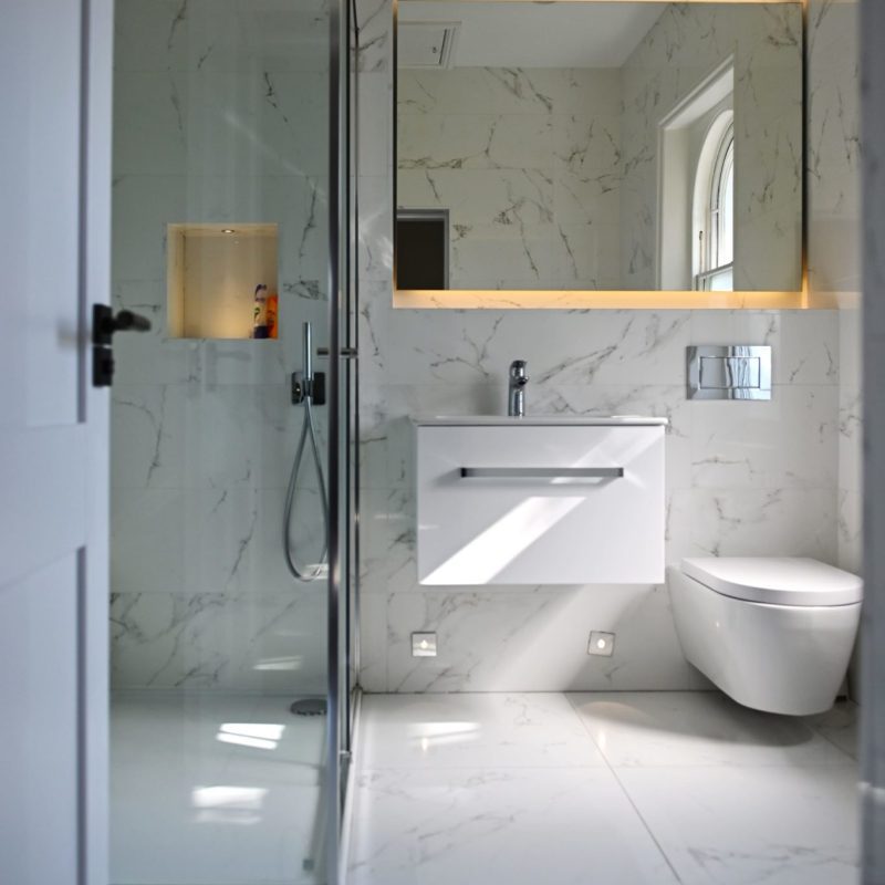 Modern Marble Bathroom-min